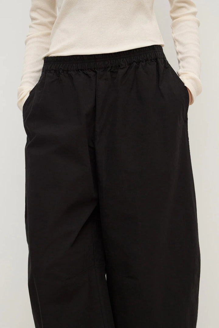 Assembly label Lola barrel pant- black
